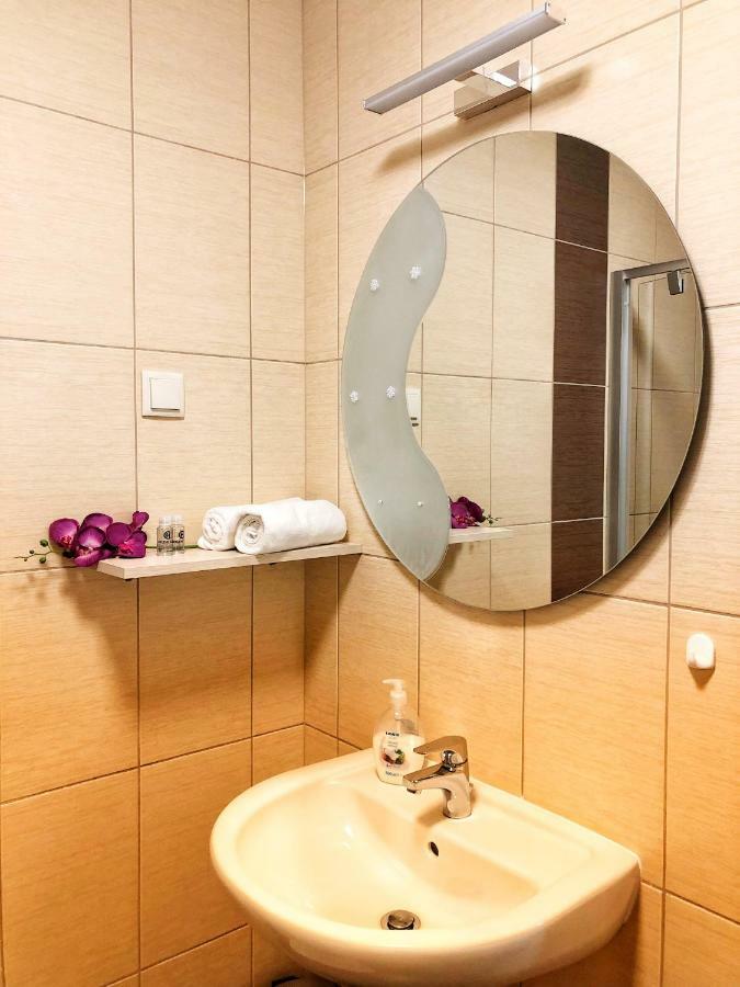 Boro Apartman Tiszafüred Eksteriør billede